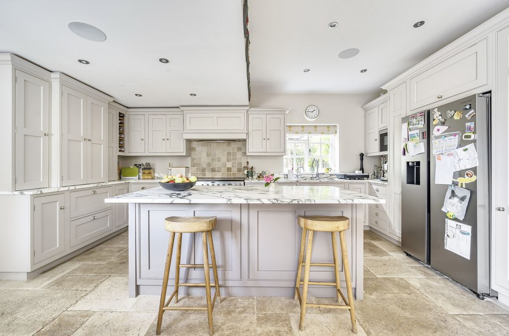 Property photo 3 of 22 1345661-26-68Bb1c...