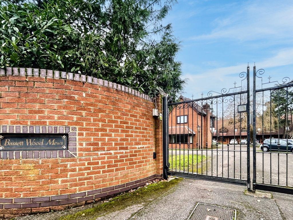 Property photo 1 of 8 Img_6104