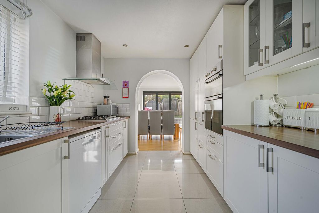 Property photo 2 of 15 Kitchen