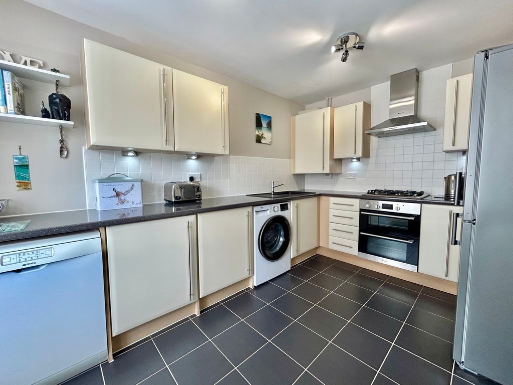 Property photo 2 of 19 Breakfast Kitchen