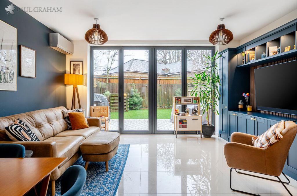 Property photo 2 of 29 d0F29953-8c9F-4c73-8Deb-4B99d0A60055