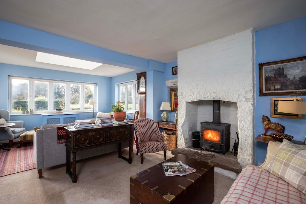 Property photo 2 of 21