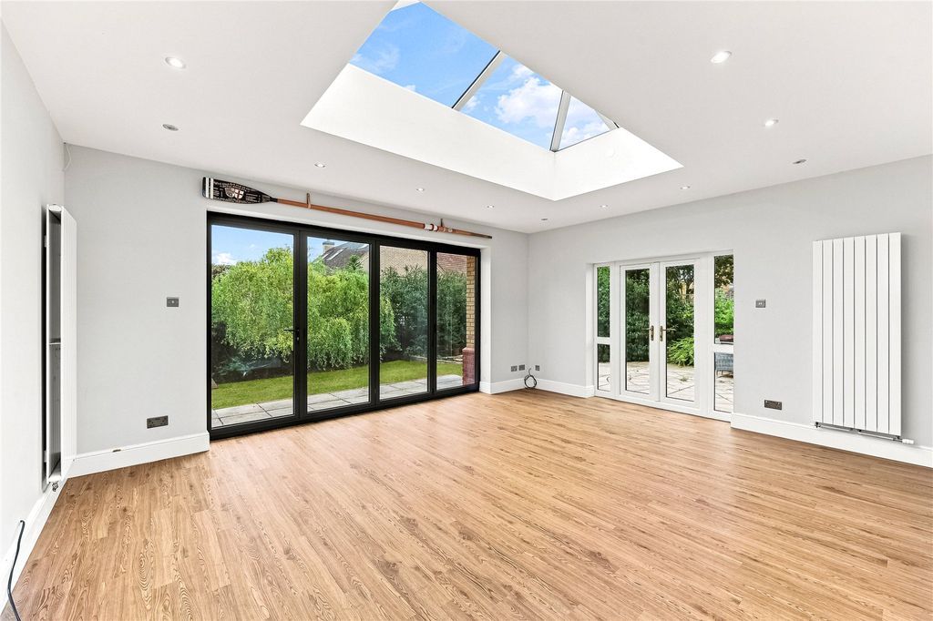 Property photo 3 of 33 Picture No. 22