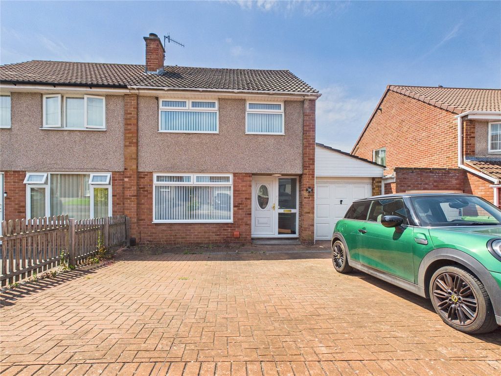 Property photo 1 of 16 Picture No. 11