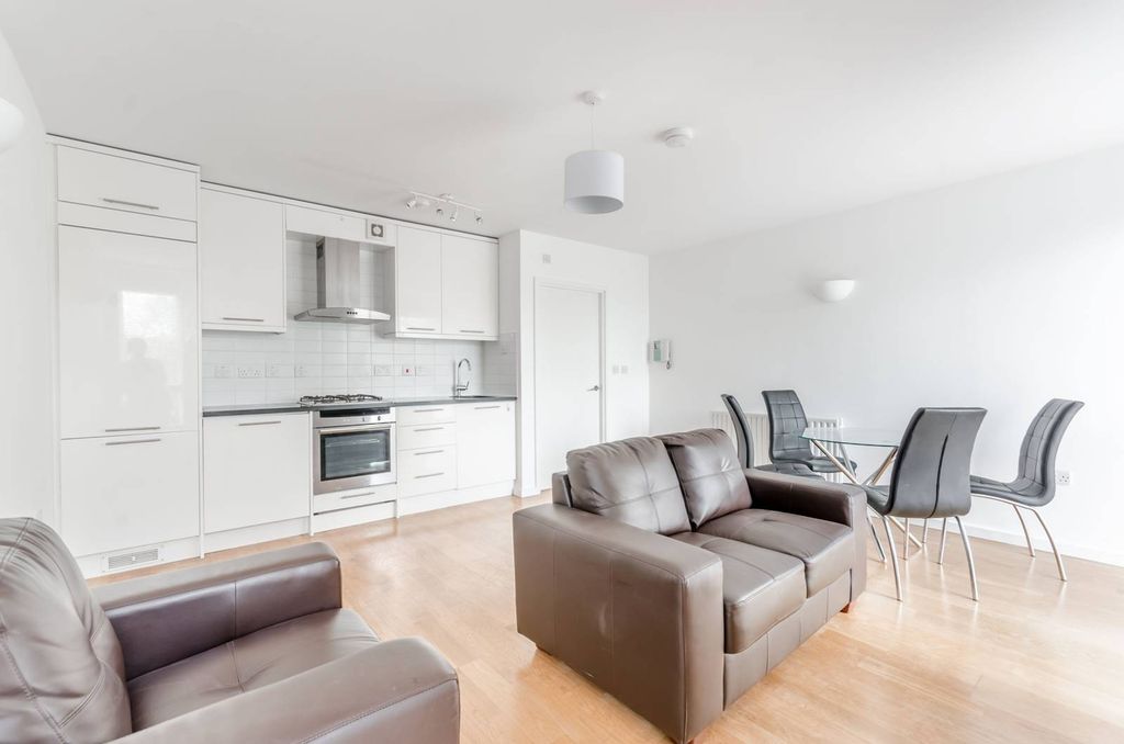 Property photo 1 of 5