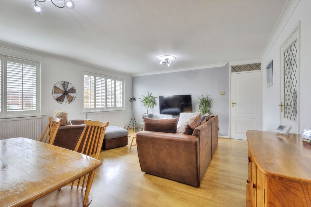 Property photo 3 of 17 Lounge Diner