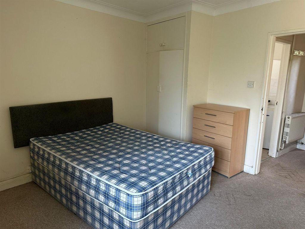 Property photo 2 of 7 8Ff77650-4E58-4399-B6A5-1B8A243c730d.Jpg