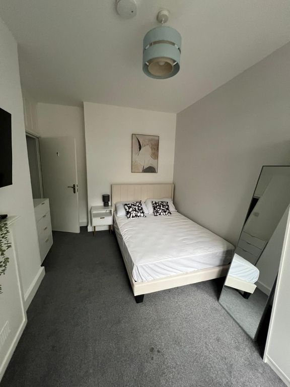 Property photo 2 of 3