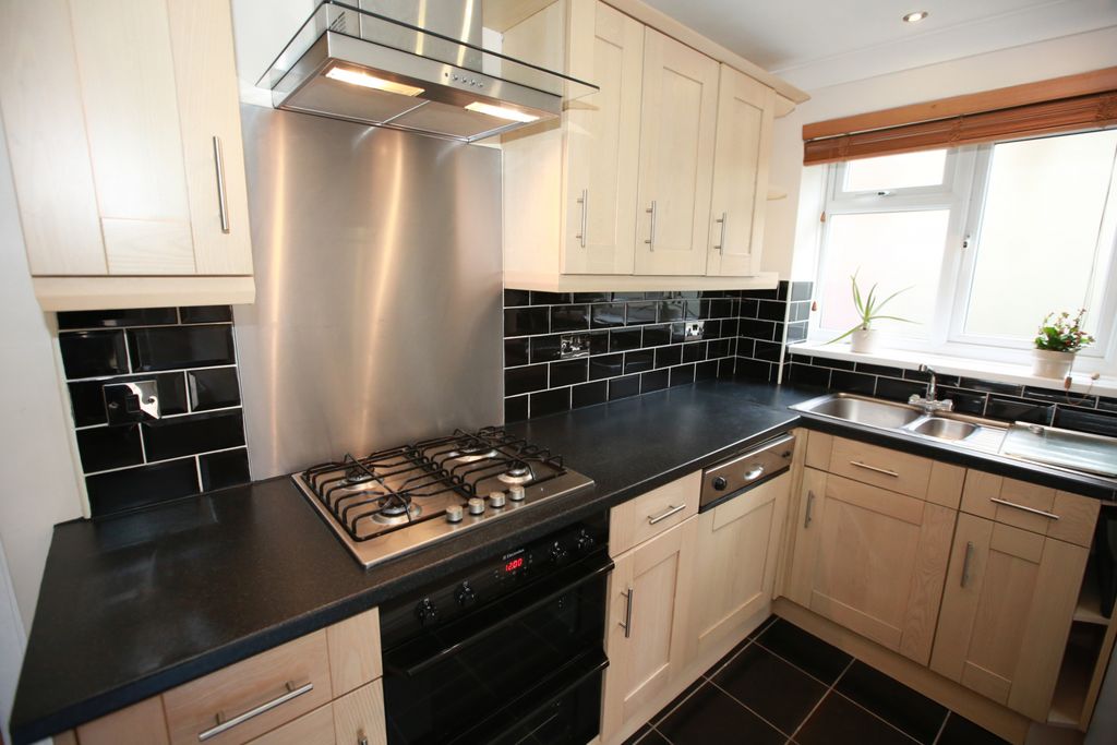 Property photo 3 of 9 Gallery