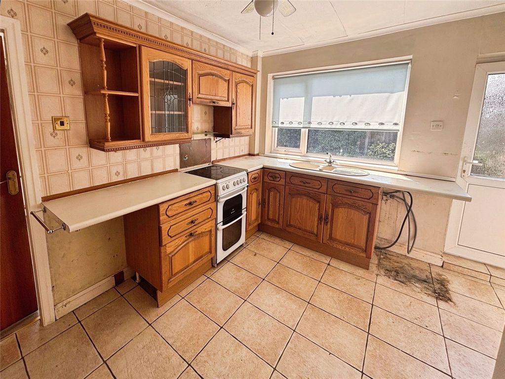 Property photo 2 of 15 Kitchen