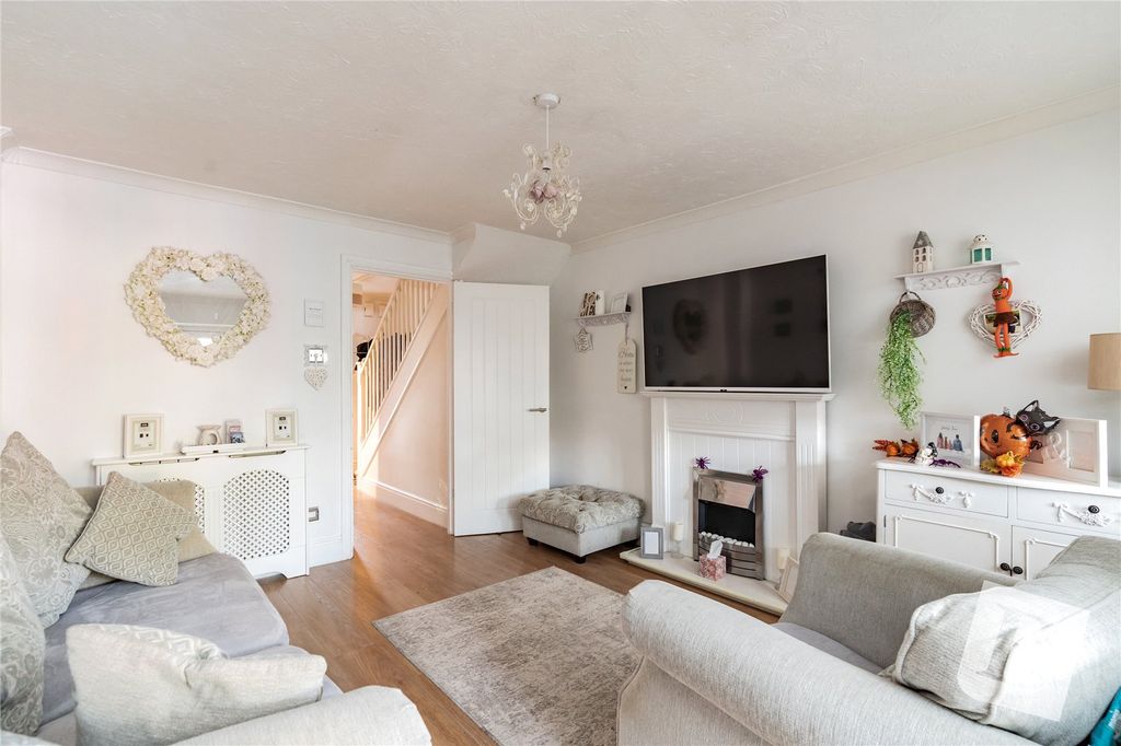 Property photo 2 of 13 Lounge