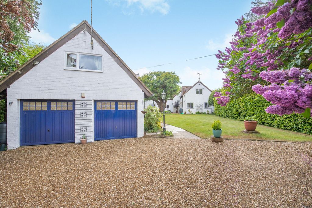 Property photo 1 of 27