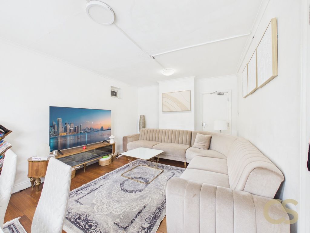 Property photo 2 of 13 5331352