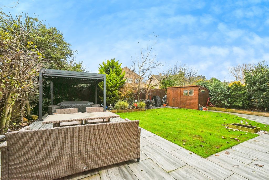 Property photo 2 of 18