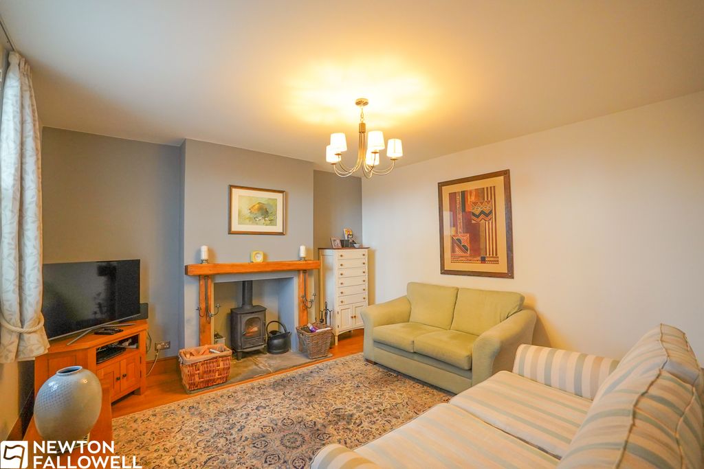 Property photo 2 of 21