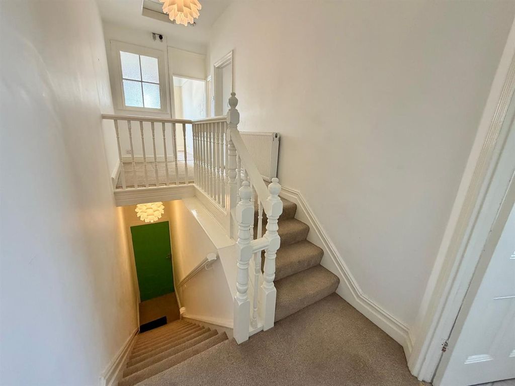 Property photo 3 of 16 Hallway