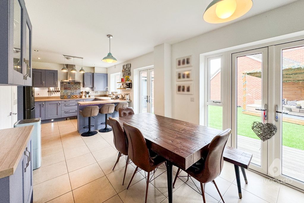 Property photo 3 of 26 4360215