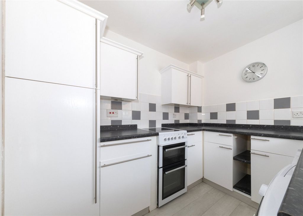 Property photo 2 of 14 Kitchen