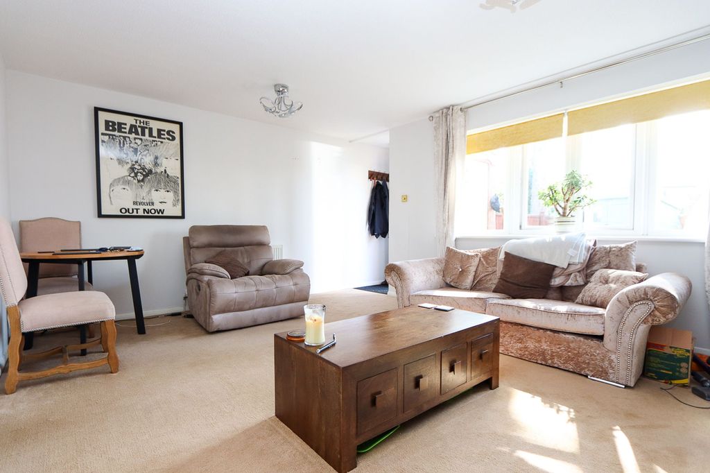 Property photo 2 of 8