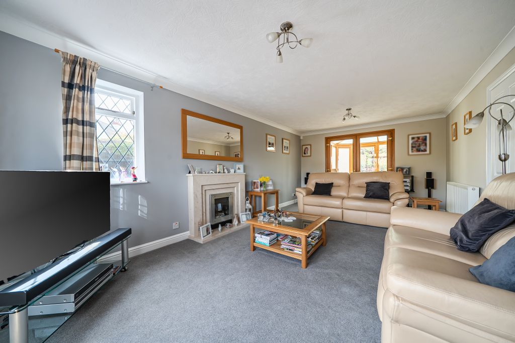 Property photo 3 of 16 1442111-6-69d7F2E25Adaa