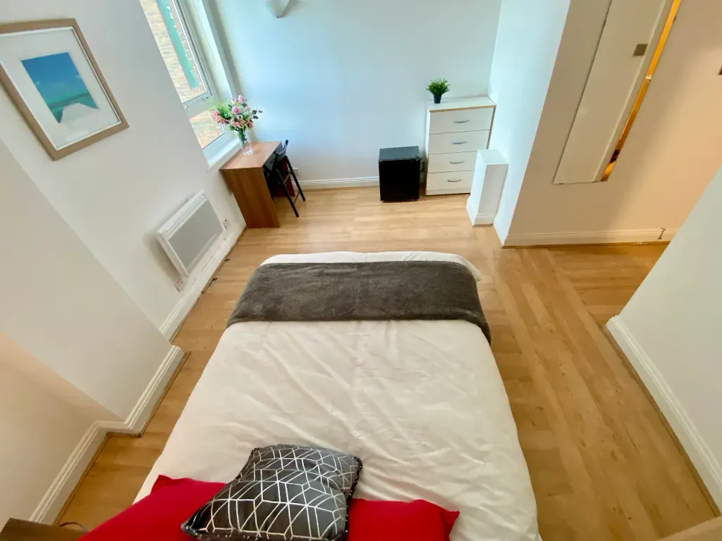 Property photo 3 of 9