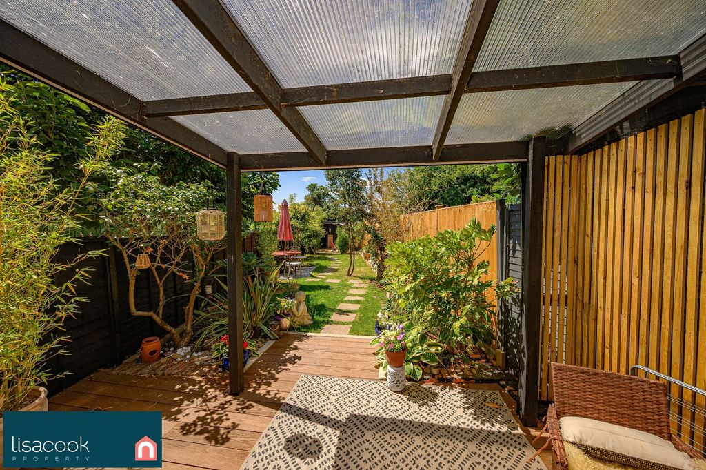 Property photo 2 of 21 5