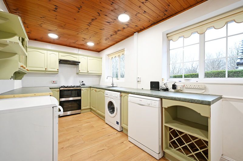 Property photo 2 of 23 Dining Kitchen
