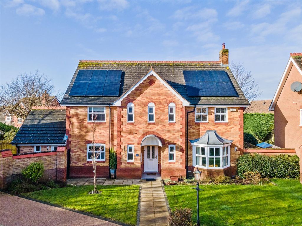 Property photo 1 of 25 30 Whitefields Gate_5.Jpg