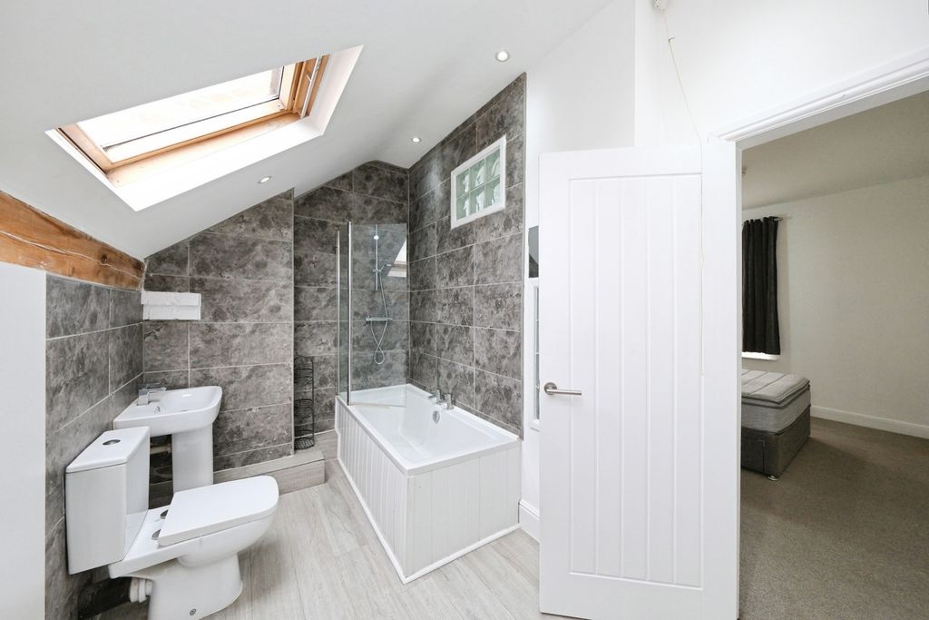 Property photo 3 of 12 Pbox-Img.Jpg