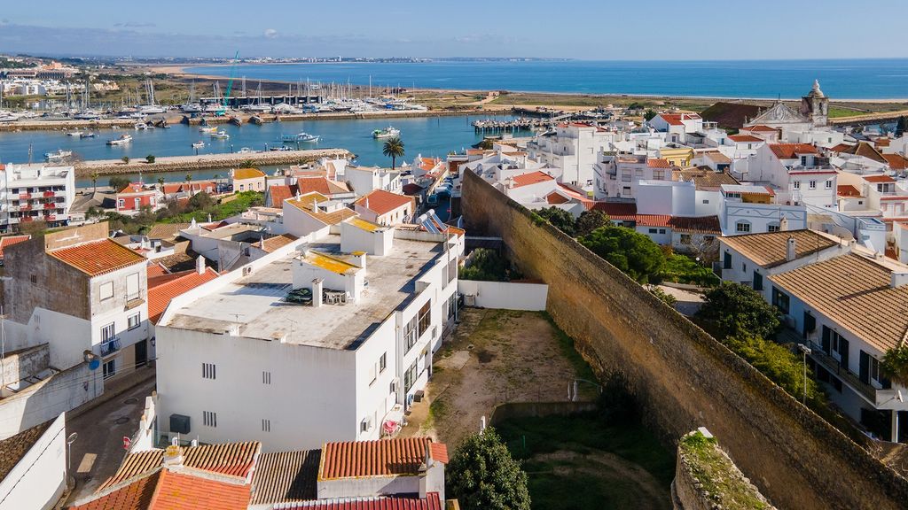 Property photo 1 of 28