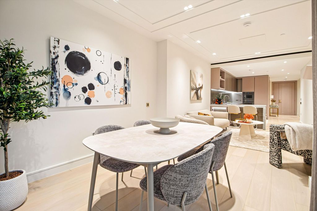 Property photo 3 of 18 Image