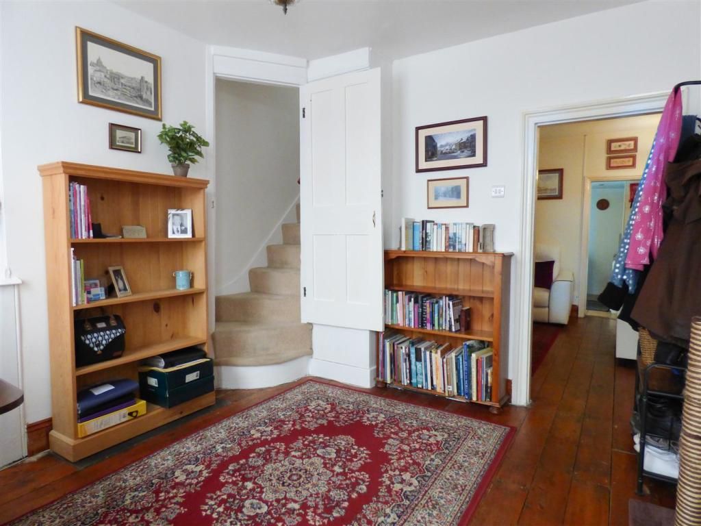 Property photo 3 of 12