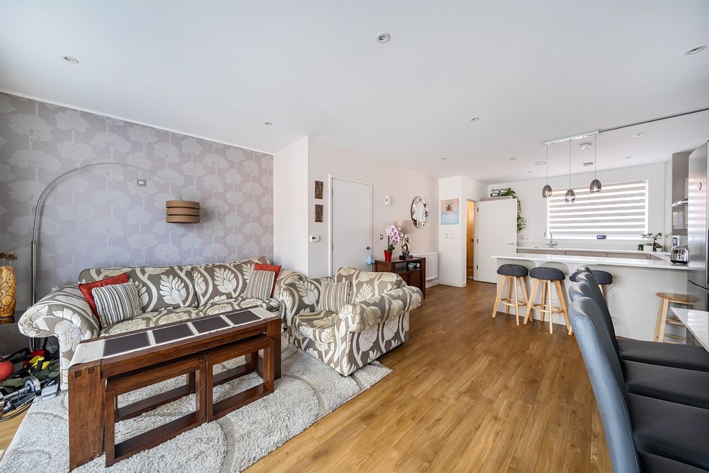 Property photo 2 of 19