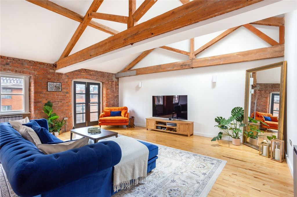 Property photo 1 of 12 Lounge