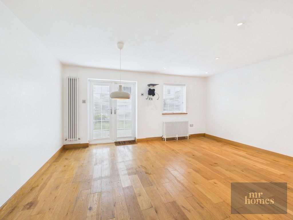 Property photo 3 of 30