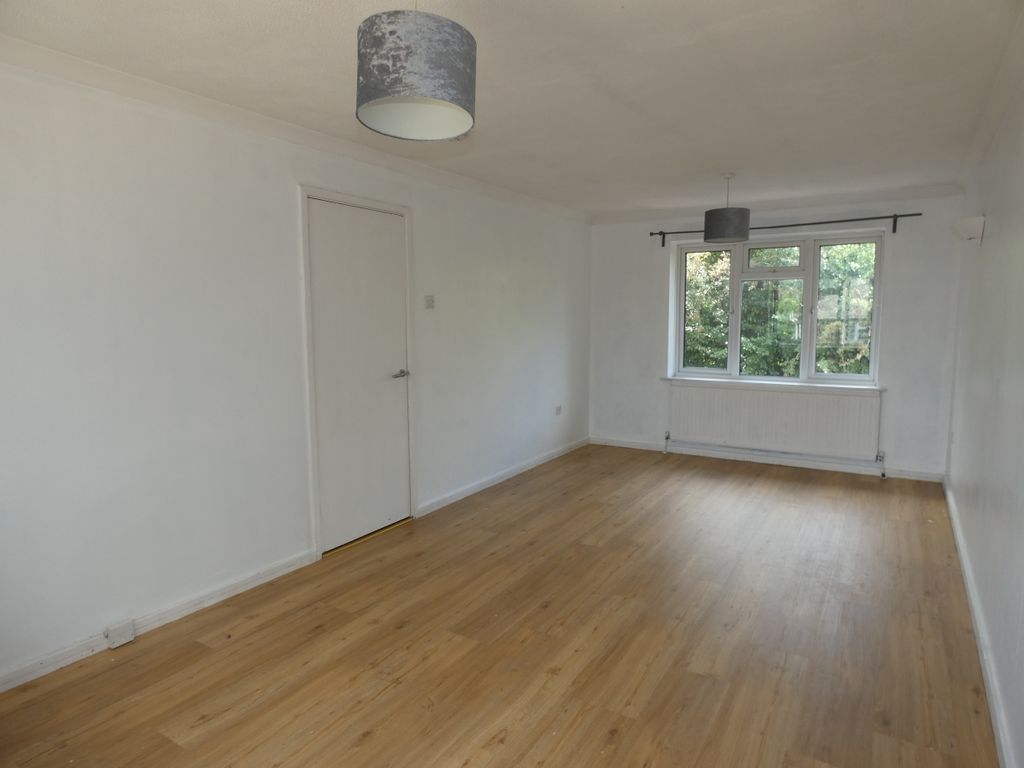 Property photo 2 of 7 Living Room