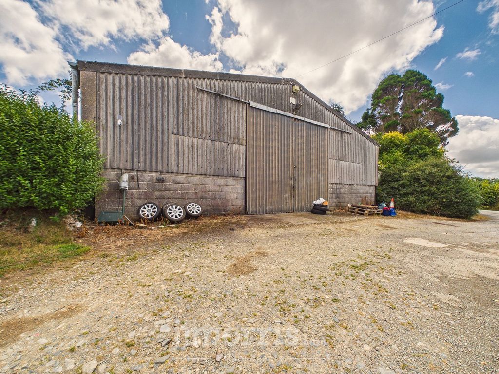 Property photo 3 of 9