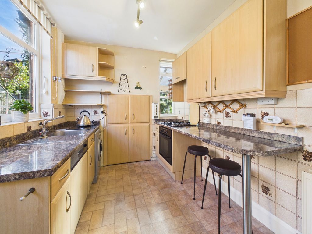 Property photo 2 of 19 Kitchen