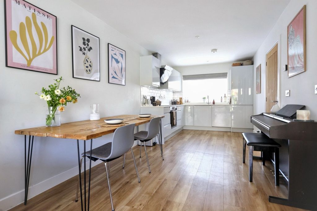 Property photo 3 of 20 Img_7581