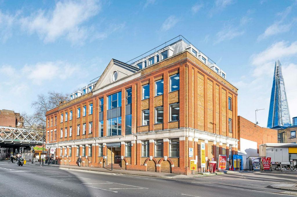 Property photo 1 of 8 9195Southwarkbridgeroadlondonbridgese1Officestoletexternal1 Copy.Jpg