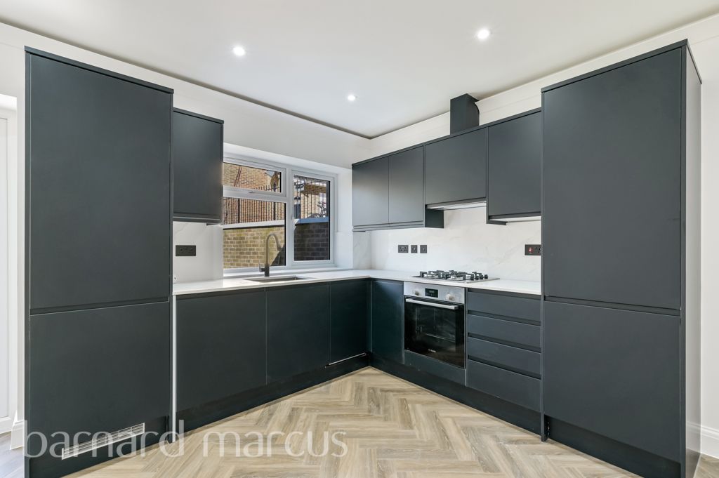 Property photo 2 of 8 Kitchen