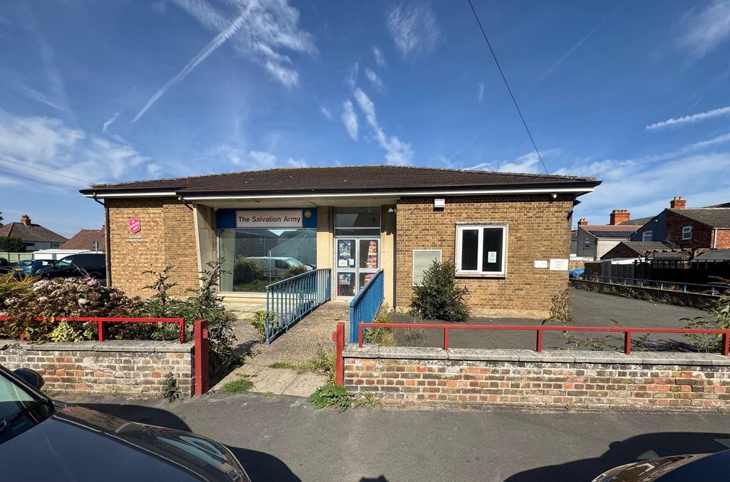Property photo 2 of 12