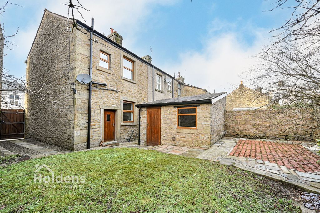 Property photo 2 of 20