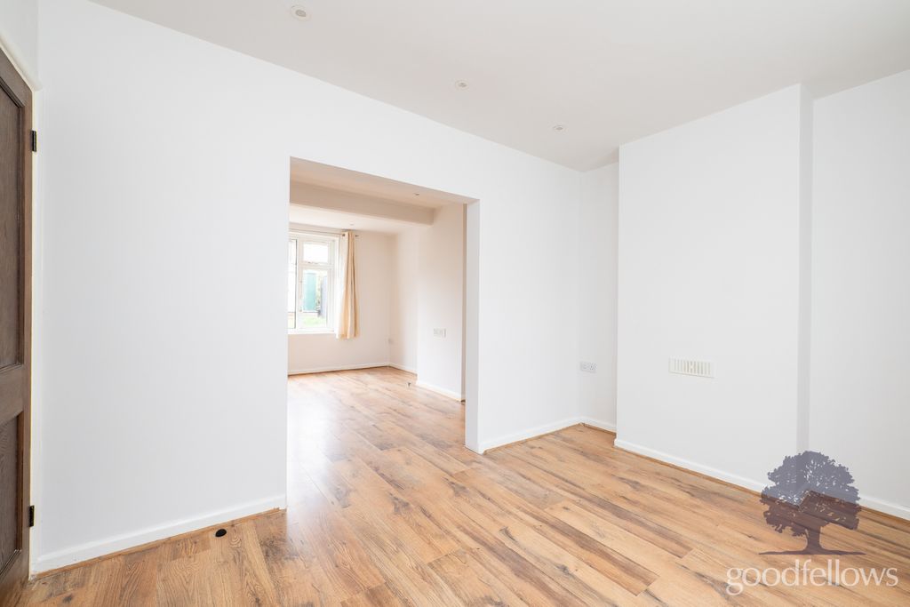 Property photo 2 of 16 Picture 2