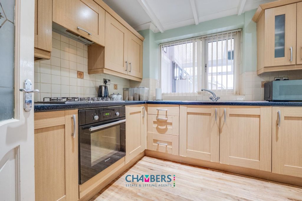 Property photo 3 of 39 Kitchen