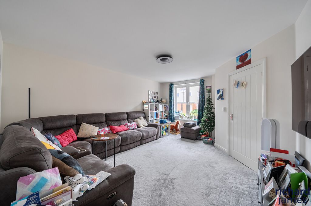 Property photo 2 of 13 9d0B4Cb9cd5c419d8A92d061ee13cd89