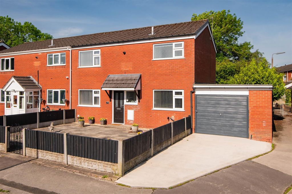 Property photo 1 of 17 Front External