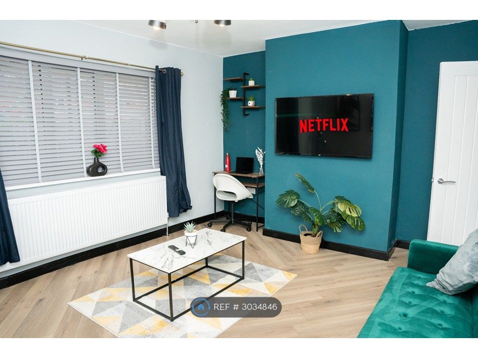 Property photo 2 of 10 Living Room