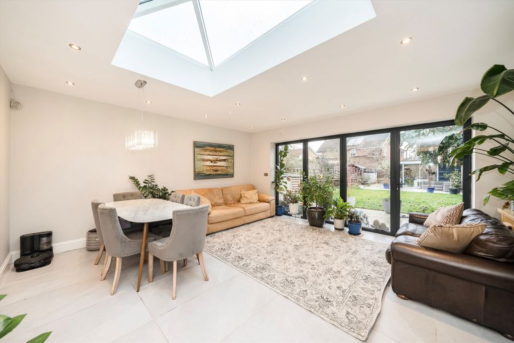 Property photo 3 of 10