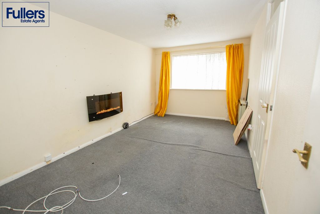 Property photo 3 of 6